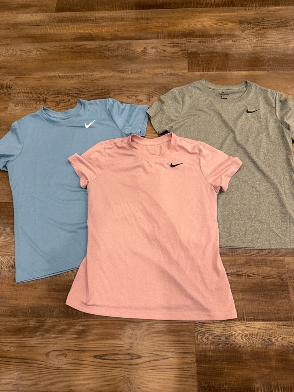 Nike Short Sleeve Crew Tee Set - Pink, Light Blue, Gray women’s size medium